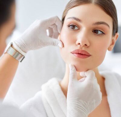 Quels sont les avantages de prendre rdv chez un dermatologue esthétique spécialisé en médecine esthétique ? | Dr Cormary | Lyon