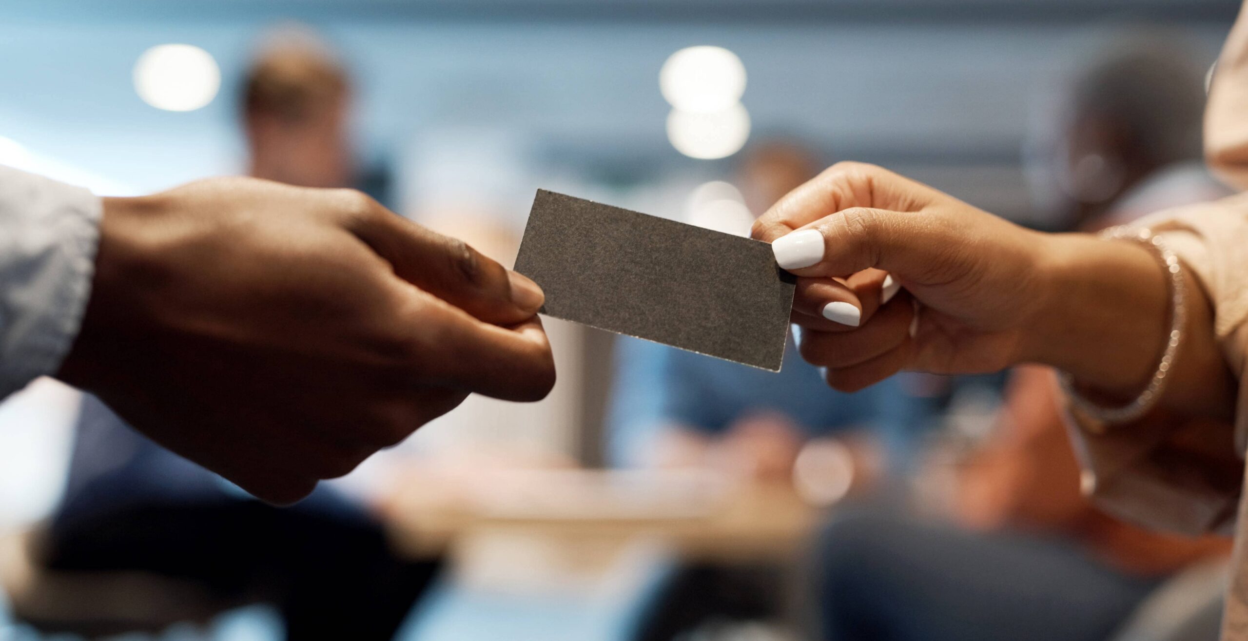 Les Mains : Votre Carte de Visite Personnelle | Lyon
