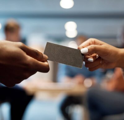 Les Mains : Votre Carte de Visite Personnelle | Lyon